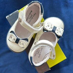 Nero Giardini Kids White Shoes with Bow size 4